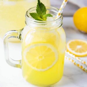 Fresh Lemonade (Homemade)